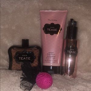 ✨FLASH SALE✨Victoria’s Secret Nior Tease Set